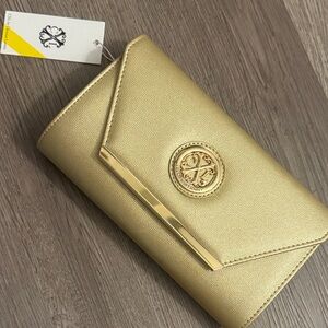 Christian Lacroix Glam Gold Caviar Clutch W/ Crossbody Chain 9” x 5” x 1” NEW ❣️